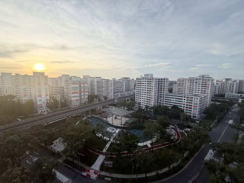 251 Choa Chu Kang Avenue 2, 251 Choa Chu Kang Avenue 2, 4 Bedrooms, 1,345 sqft, HDB Flat For Sale, by Darren Koh Chun Hong, 500148064 - Exterior - PropertyGuru.com.sg