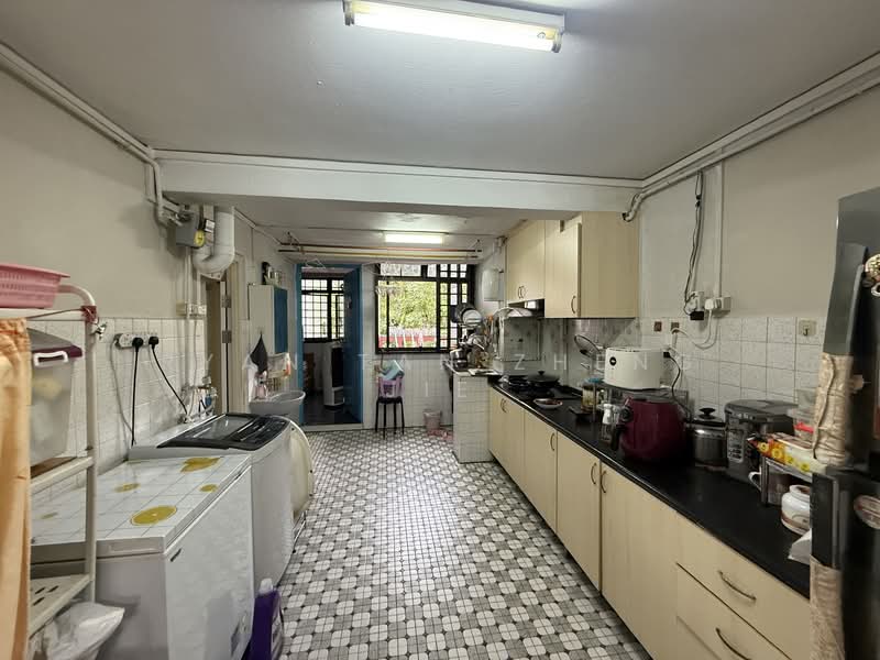 26 Toa Payoh East, 26 Toa Payoh East, 3 Bedrooms, 721 sqft, HDB Flat For Sale, by Ryan Tan Zheng Jie, 500148086 - Kitchen - PropertyGuru.com.sg