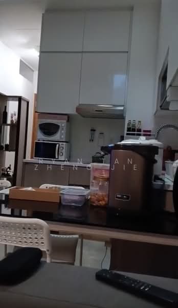 Woodhaven, 71 Woodgrove Avenue, 2 Bedrooms, 635 sqft, Condominium For Sale, by Ryan Tan Zheng Jie, 500148093 - Kitchen - PropertyGuru.com.sg