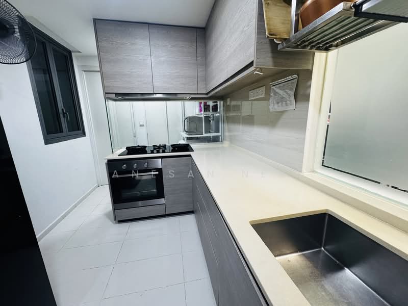 Bellewoods, 112 Woodlands Avenue 5, 3 Bedrooms, 1,066 sqft, Executive Condominium For Sale, by Ganesan Nesh, 500148116 - Kitchen - PropertyGuru.com.sg