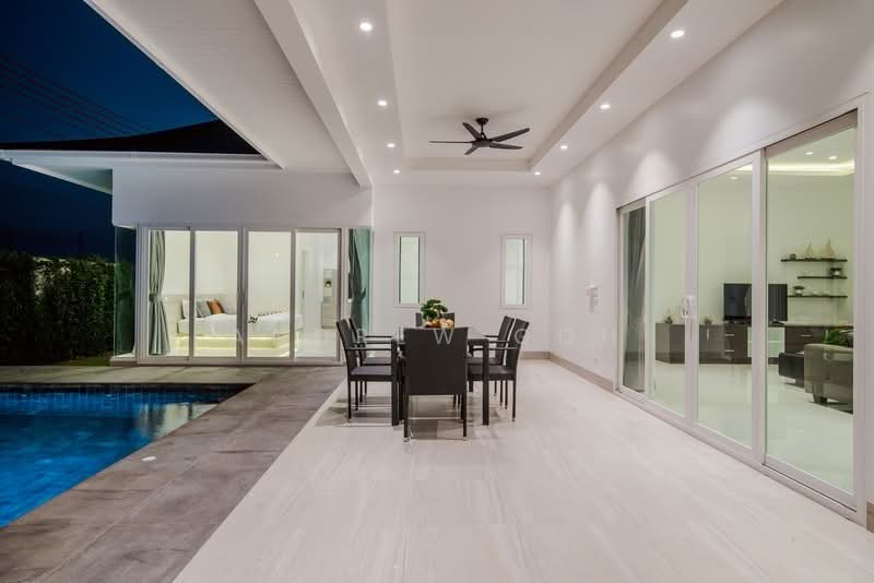 ⭐️$18XX PSF BUILT⭐️SIGLAP⭐️1KM TAO NAN⭐️MOVE IN⭐️超值精选豪宅⭐️, MOVE IN | POOL | 5888 BUILT UP | MRT MALL 700M | 3 CARS, 5 Bedrooms, 5,888 sqft, Semi-Detached House For Sale, by Andrew Goh, 500148117 - Exterior - PropertyGuru.com.sg
