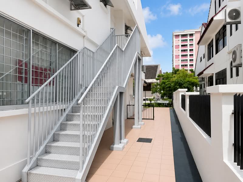 Kembangan Villas, Lengkong Tiga, 5 Bedrooms, 4,000 sqft, Semi-Detached House For Sale, by Sharil Satar, 500148123 - Emergency Exit Stairs - PropertyGuru.com.sg