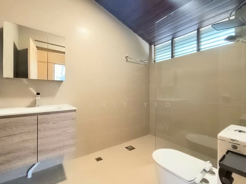 University Rd Semi Detached House, Jalan Seni, 5 Bedrooms, 3,800 sqft, Semi-Detached House For Rent, by Lynnet Yeo, 500148127 - Bathroom - PropertyGuru.com.sg