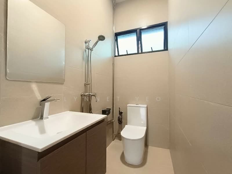 University Rd Semi Detached House, Jalan Seni, 5 Bedrooms, 3,800 sqft, Semi-Detached House For Rent, by Lynnet Yeo, 500148127 - Bathroom - PropertyGuru.com.sg