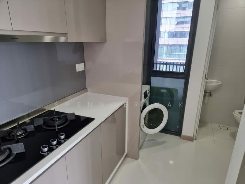 J Gateway, 2 Gateway Drive, 4 Bedrooms, 1,206 sqft, Condominium For Rent, by Spenncer Mak, 500148149 - Kitchen - PropertyGuru.com.sg