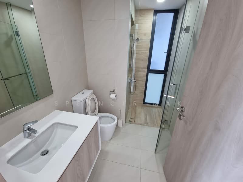 J Gateway, 2 Gateway Drive, 4 Bedrooms, 1,206 sqft, Condominium For Rent, by Spenncer Mak, 500148149 - Bathroom - PropertyGuru.com.sg
