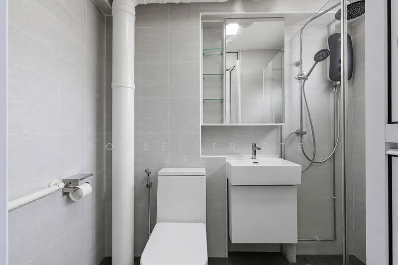 284 Choa Chu Kang Avenue 3, 284 Choa Chu Kang Avenue 3, 3 Bedrooms, 1,119 sqft, HDB Flat For Sale, by Wes Teo, 500148162 - Bathroom - PropertyGuru.com.sg