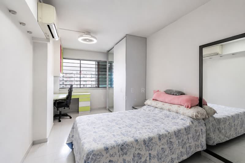 284 Choa Chu Kang Avenue 3, 284 Choa Chu Kang Avenue 3, 3 Bedrooms, 1,119 sqft, HDB Flat For Sale, by Wes Teo, 500148162 - Bedroom - PropertyGuru.com.sg