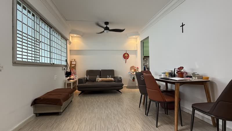 726 Yishun Street 71, 726 Yishun Street 71, 3 Bedrooms, 904 sqft, HDB Flat For Sale, by Fernandus Li, 500148179 - Living Room - PropertyGuru.com.sg