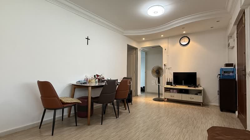 726 Yishun Street 71, 726 Yishun Street 71, 3 Bedrooms, 904 sqft, HDB Flat For Sale, by Fernandus Li, 500148179 - Living Room - PropertyGuru.com.sg