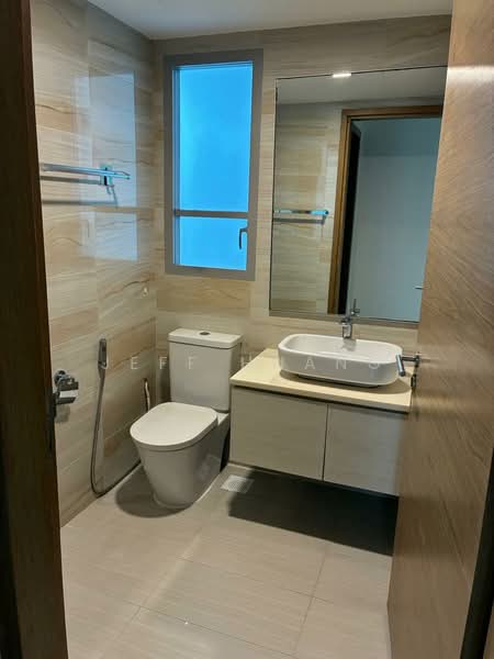 The Santorini, 21 Tampines Street 86, 2 Bedrooms, 721 sqft, Condominium For Sale, by Jeff Huang, 500148182 - Bathroom - PropertyGuru.com.sg