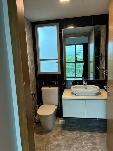 The Santorini, 21 Tampines Street 86, 2 Bedrooms, 721 sqft, Condominium For Sale, by Jeff Huang, 500148182 - Bathroom - PropertyGuru.com.sg