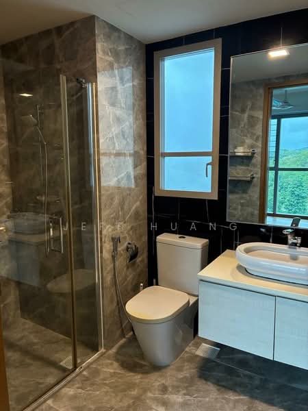 The Santorini, 21 Tampines Street 86, 2 Bedrooms, 721 sqft, Condominium For Sale, by Jeff Huang, 500148182 - Bathroom - PropertyGuru.com.sg
