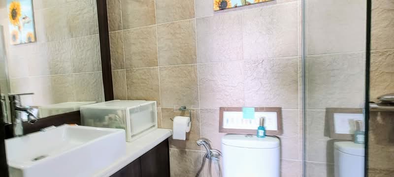 1 Pine Close, 1 Pine Close, 3 Bedrooms, 1,184 sqft, HDB Flat For Sale, by James Yeo, 500148183 - Bathroom - PropertyGuru.com.sg