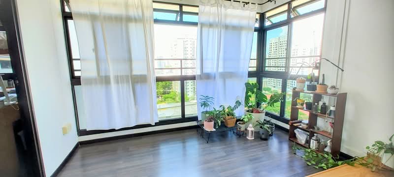 1 Pine Close, 1 Pine Close, 3 Bedrooms, 1,184 sqft, HDB Flat For Sale, by James Yeo, 500148183 - Living Room - PropertyGuru.com.sg