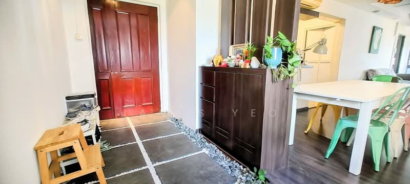1 Pine Close, 1 Pine Close, 3 Bedrooms, 1,184 sqft, HDB Flat For Sale, by James Yeo, 500148183 - Entrance - PropertyGuru.com.sg