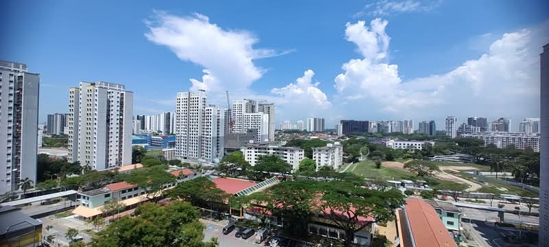 1 Pine Close, 1 Pine Close, 3 Bedrooms, 1,184 sqft, HDB Flat For Sale, by James Yeo, 500148183 - Exterior - PropertyGuru.com.sg