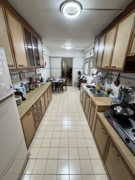 426 Tampines Street 41, 426 Tampines Street 41, Room Rental, 160 sqft, HDB Flat For Rent, by Kyne Chan, 500148205 - Kitchen - PropertyGuru.com.sg