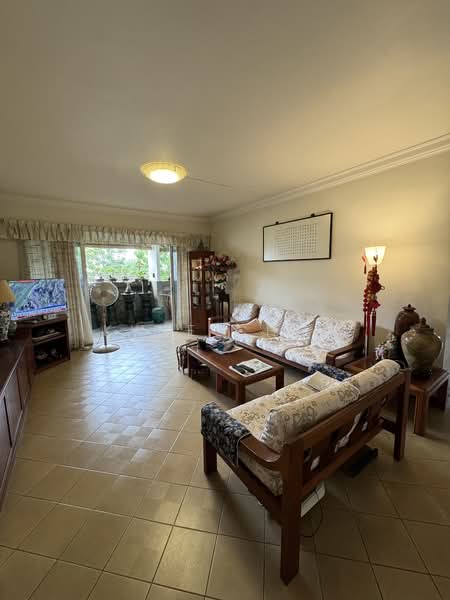 426 Tampines Street 41, 426 Tampines Street 41, Room Rental, 160 sqft, HDB Flat For Rent, by Kyne Chan, 500148205 - Living Room - PropertyGuru.com.sg