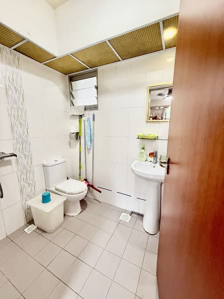 591A Ang Mo Kio Street 51, 591A Ang Mo Kio Street 51, 2 Bedrooms, 731 sqft, HDB Flat For Sale, by Kelvin Poh, 500148234 - Bathroom - PropertyGuru.com.sg