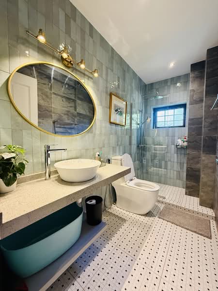Wide 16m Plot! Bright Corner Terrace with Basement & Greenery Views! Rare Gem!, , 8 Bedrooms, 3,803 sqft, Corner Terrace For Sale, by Isaac Lee, 500148241 - Bathroom - PropertyGuru.com.sg