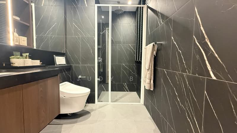 Freehold 3BR Condo at Boon Keng Mrt, , 3 Bedrooms, 1,087 sqft, Condominium For Sale, by Judy Bai, 500148244 - Bathroom - PropertyGuru.com.sg