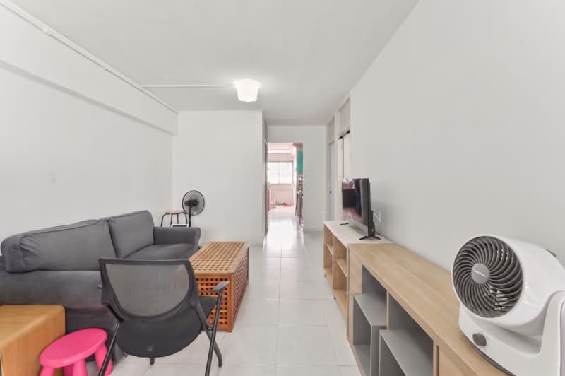 660 Hougang Avenue 8, 660 Hougang Avenue 8, 2 Bedrooms, 797 sqft, HDB Flat For Sale, by Jason Tan, 500148270 - Living Room - PropertyGuru.com.sg