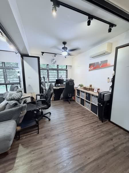 477A Upper Serangoon View, 477A Upper Serangoon View, 3 Bedrooms, 990 sqft, HDB Flat For Sale, by SQ Raudha, 500148272 - Living Room - PropertyGuru.com.sg