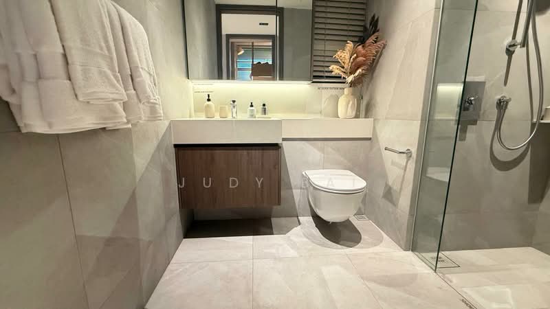 Cheap! FREEHOLD 3BR at West Coast, , 3 Bedrooms, 969 sqft, Condominium For Sale, by Judy Bai, 500148275 - Bathroom - PropertyGuru.com.sg