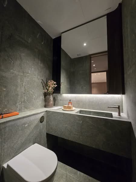 UPPERHOUSE at Orchard Boulevard, 22 Orchard Boulevard, 4 Bedrooms, 2,056 sqft, Condominium For Sale, by Ethan Lee C H, 500148281 - Powder room - PropertyGuru.com.sg