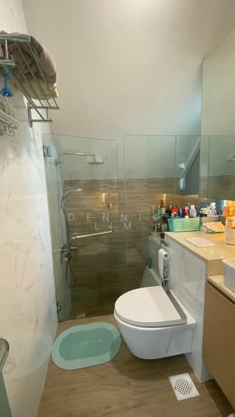 Novelis @ Novena, 75 Sinaran Drive, 2 Bedrooms, 839 sqft, Condominium For Sale, by Dennis Lim, 500148290 - Bathroom - PropertyGuru.com.sg