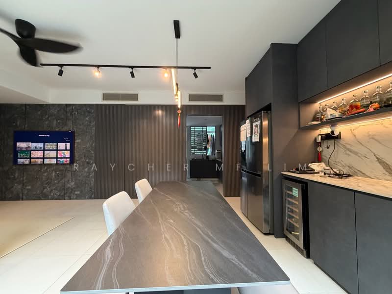 Cairnhill Residences, 33 Cairnhill Circle, 3 Bedrooms, 1,173 sqft, Apartment For Sale, by Raycher MF Lim, 500148299 - Living Room - PropertyGuru.com.sg