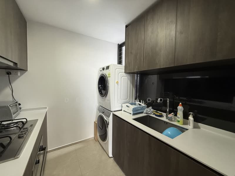 iNz Residence, 74 Choa Chu Kang Avenue 5, 3 Bedrooms, 1,012 sqft, Condominium For Sale, by Derick Foo, 500148300 - Kitchen - PropertyGuru.com.sg