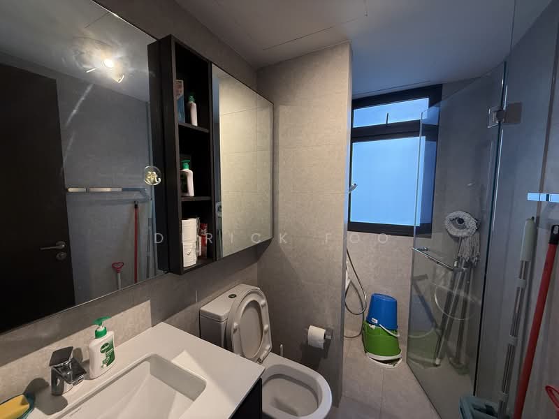 iNz Residence, 74 Choa Chu Kang Avenue 5, 3 Bedrooms, 1,012 sqft, Condominium For Sale, by Derick Foo, 500148300 - Bathroom - PropertyGuru.com.sg