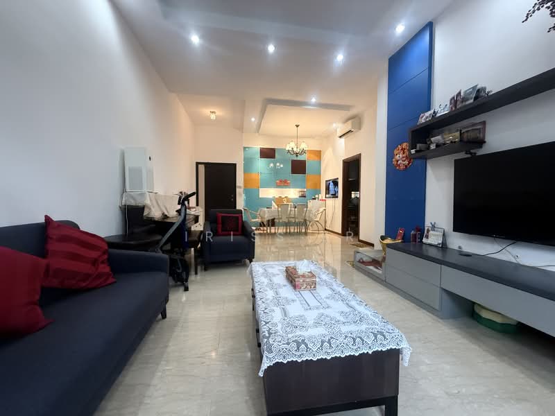 Forest Hills Condo, 29 Transit Road, 3 Bedrooms, 1,582 sqft, Condominium For Sale, by Iriss Er, 500148308 - Living Room - PropertyGuru.com.sg