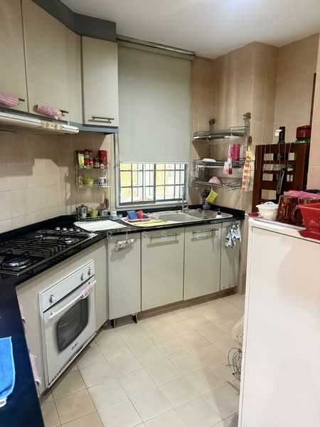 Forest Hills Condo, 29 Transit Road, 3 Bedrooms, 1,582 sqft, Condominium For Sale, by Iriss Er, 500148308 - Kitchen - PropertyGuru.com.sg