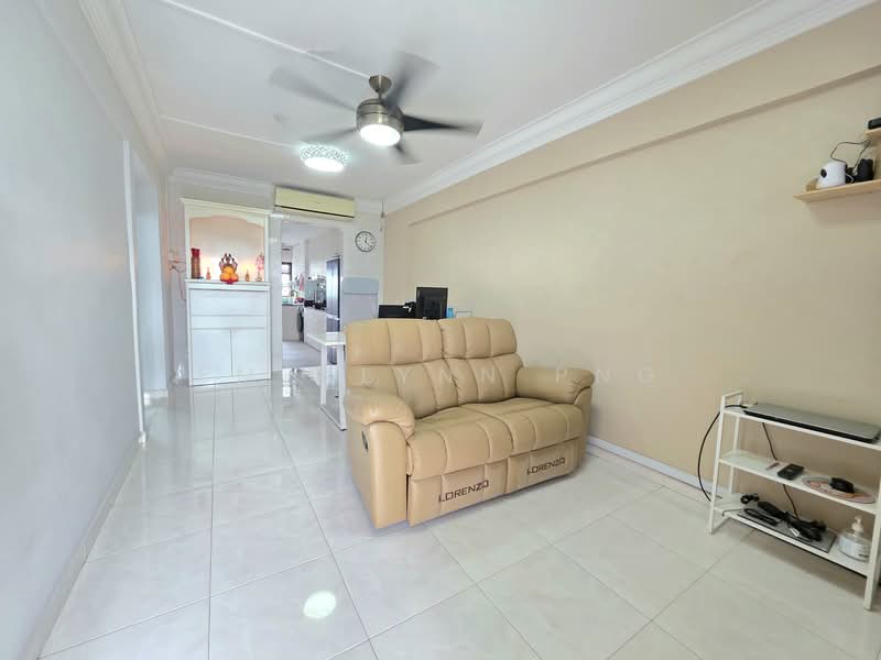 502 Ang Mo Kio Avenue 5, 502 Ang Mo Kio Avenue 5, 2 Bedrooms, 732 sqft, HDB Flat For Rent, by Emerlynn Png, 500148317 - Living Room - PropertyGuru.com.sg