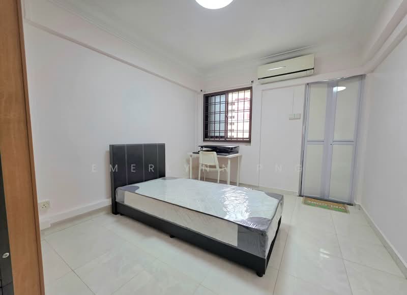 502 Ang Mo Kio Avenue 5, 502 Ang Mo Kio Avenue 5, 2 Bedrooms, 732 sqft, HDB Flat For Rent, by Emerlynn Png, 500148317 - Bedroom - PropertyGuru.com.sg