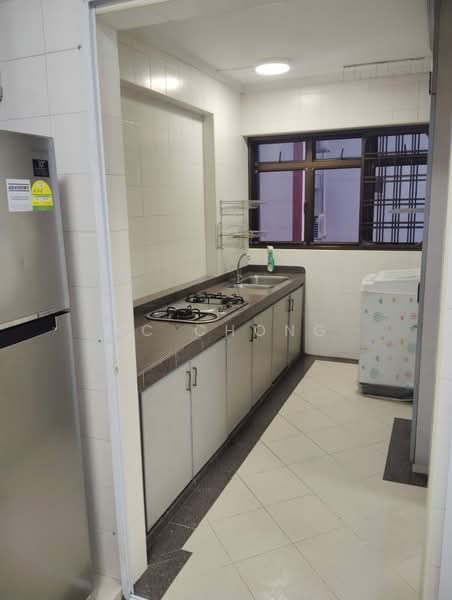 267 Toh Guan Road, 267 Toh Guan Road, 3 Bedrooms, 1,302 sqft, HDB Flat For Rent, by KC Chong, 500148319 - Kitchen - PropertyGuru.com.sg