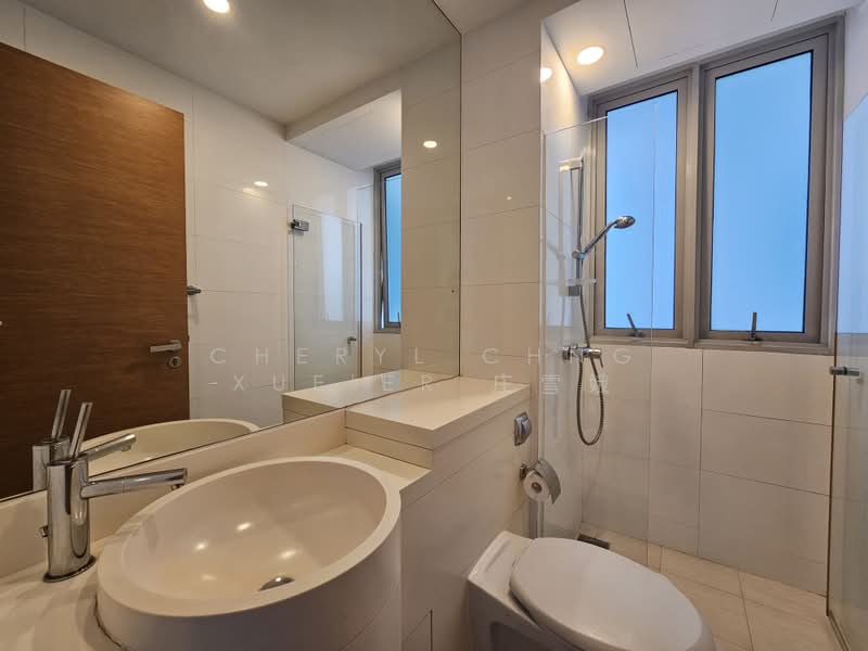 Twin Regency, 26 Kim Tian Road, 3 Bedrooms, 1,227 sqft, Condominium For Rent, by Cheryl Chng Xue'Er 庄雪娥, 500148327 - Bathroom - PropertyGuru.com.sg