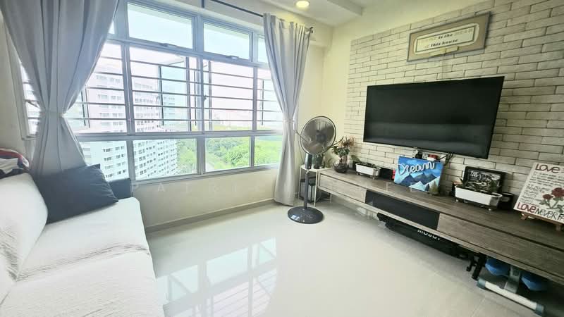 471B Upper Serangoon Crescent, 471B Upper Serangoon Crescent, 3 Bedrooms, 990 sqft, HDB Flat For Sale, by Patrick Chee, 500148329 - Living Room - PropertyGuru.com.sg