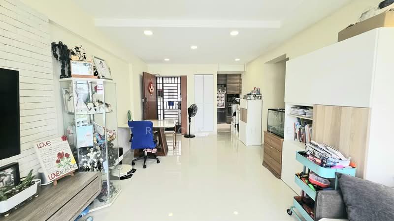 471B Upper Serangoon Crescent, 471B Upper Serangoon Crescent, 3 Bedrooms, 990 sqft, HDB Flat For Sale, by Patrick Chee, 500148329 - Living Room - PropertyGuru.com.sg