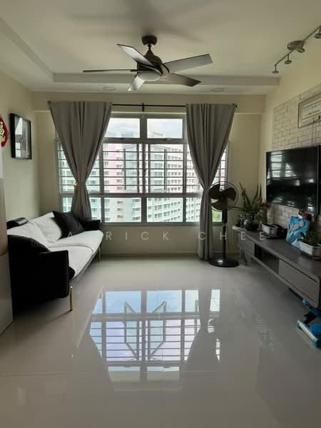 471B Upper Serangoon Crescent, 471B Upper Serangoon Crescent, 3 Bedrooms, 990 sqft, HDB Flat For Sale, by Patrick Chee, 500148329 - Living Room - PropertyGuru.com.sg