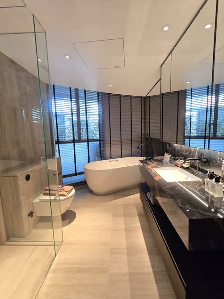 Newport Residences, 80 Anson Road, 4 Bedrooms, 2,067 sqft, Apartment For Sale, by Ethan Lee C H, 500148347 - Master Bathroom - PropertyGuru.com.sg