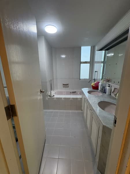 The Waterside, 1 Tanjong Rhu Road, 4 Bedrooms, 2,400 sqft, Condominium For Sale, by Radhika Prakash, 500148349 - Bathroom - PropertyGuru.com.sg