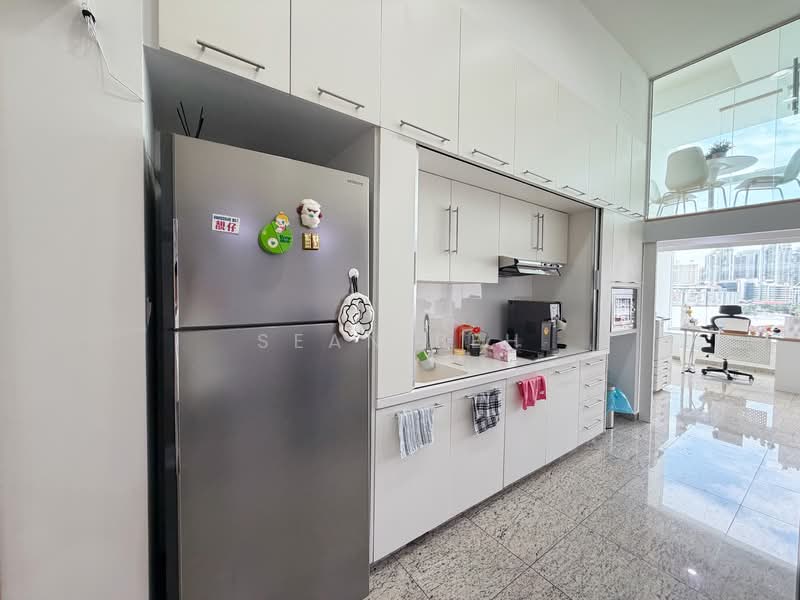 The Central, 6 Eu Tong Sen Street, 635 sqft, Office For Rent, by Sean Beh, 500148365 - Kitchen - CommercialGuru.com.sg