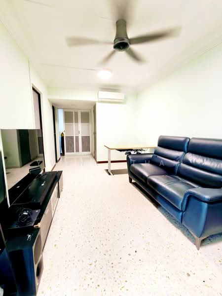 464 Jurong West Street 41, 464 Jurong West Street 41, 2 Bedrooms, 786 sqft, HDB Flat For Sale, by Yvonne Tham, 500148369 - Living Room - PropertyGuru.com.sg