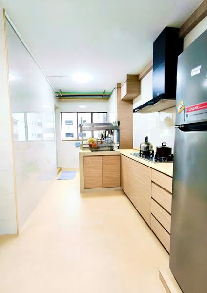 464 Jurong West Street 41, 464 Jurong West Street 41, 2 Bedrooms, 786 sqft, HDB Flat For Sale, by Yvonne Tham, 500148369 - Kitchen - PropertyGuru.com.sg