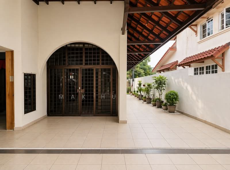 Classic Freehold 3 Storey Semi D in D16. Walkable to Bedok Simpang!, Jalan Chempaka Kuning, 6 Bedrooms, 4,000 sqft, Semi-Detached House For Sale, by Mak Hui Lyn, 500148375 - Exterior - PropertyGuru.com.sg