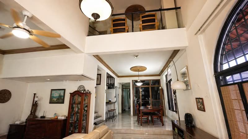 Classic Freehold 3 Storey Semi D in D16. Walkable to Bedok Simpang!, Jalan Chempaka Kuning, 6 Bedrooms, 4,000 sqft, Semi-Detached House For Sale, by Mak Hui Lyn, 500148375 - Living Room - PropertyGuru.com.sg